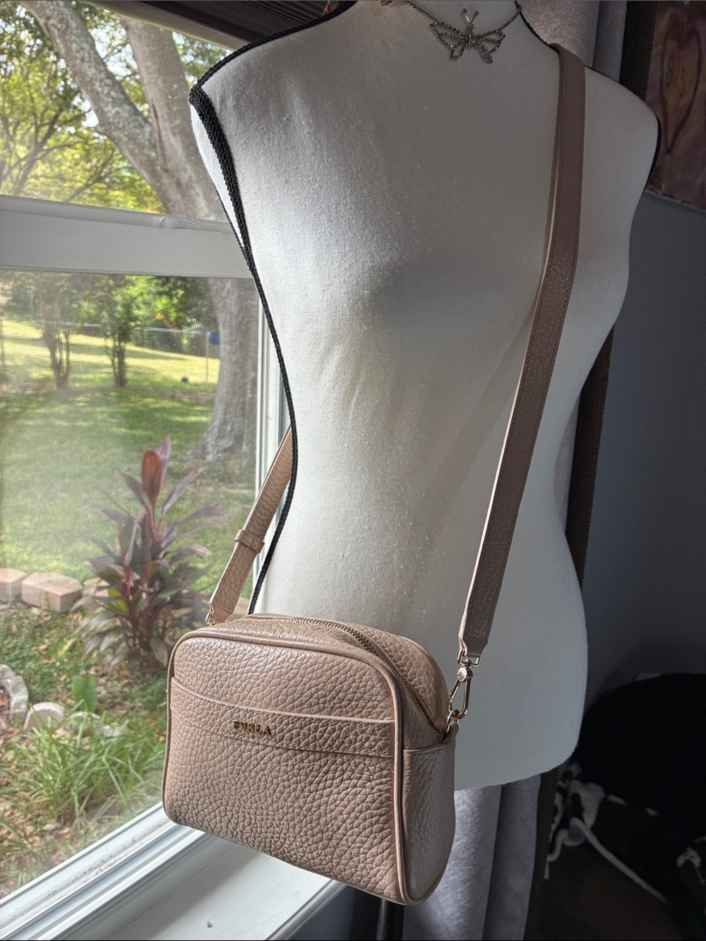 FURLA Pebbled LEATHER Crossbody camera Bag in cream